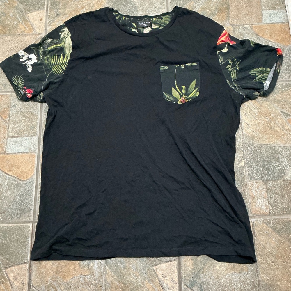 Zara Black and Green Short Sleeve Tee